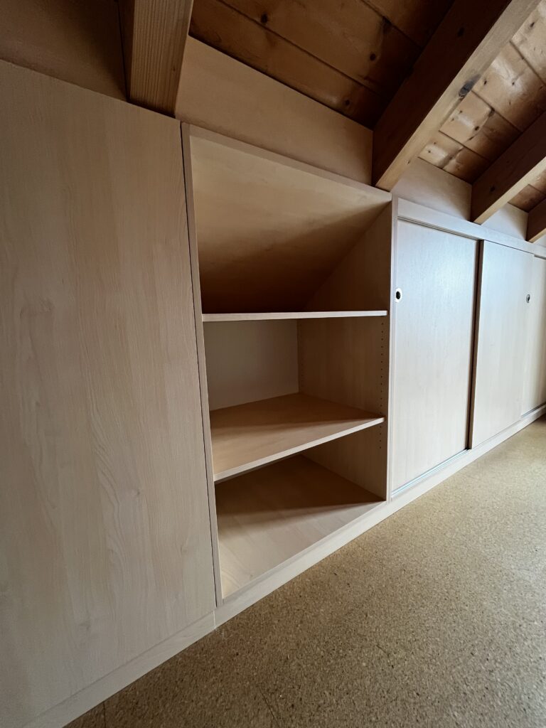 Dachschrägenschrank in Vilshofen massgefertigt