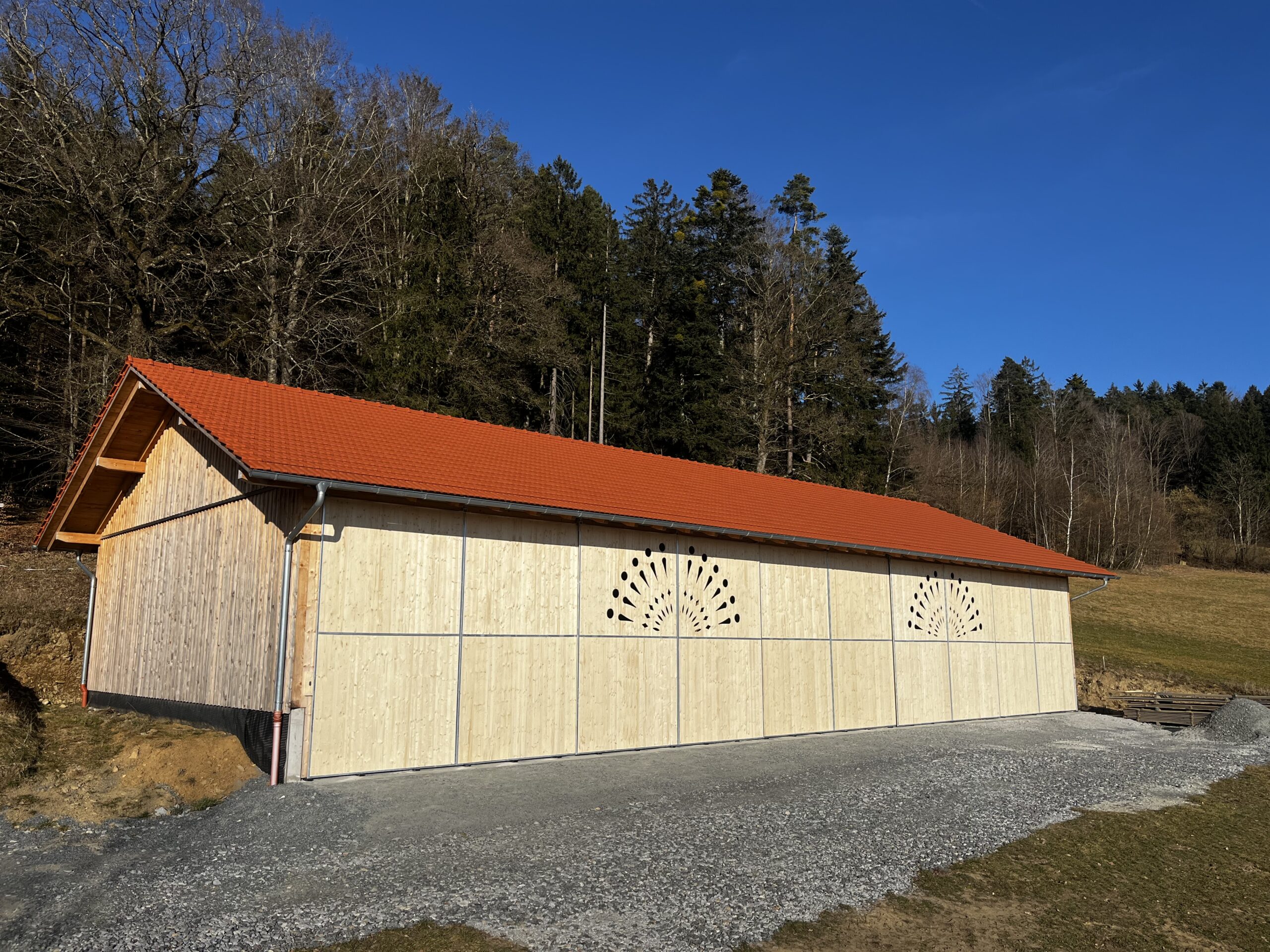 Schubtore aus Holz mit Stahlrahmen Passau