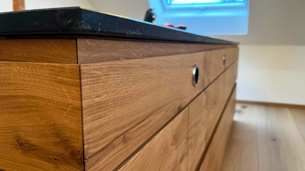 Oberfläche für Küchen mit ecken auf Gehrung