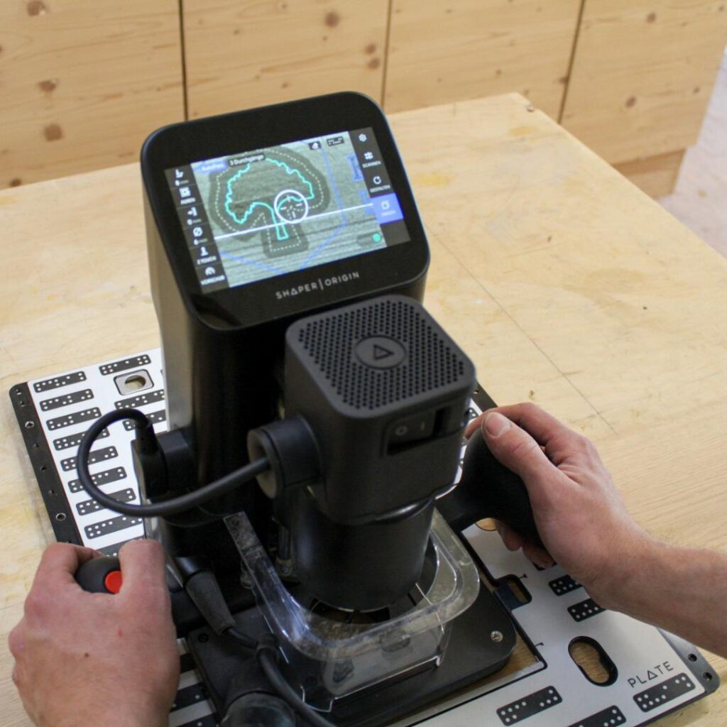 Cnc gestützte Fertigung mit modernen Maschinen in der Schreinerei Kapsner Ortenburg